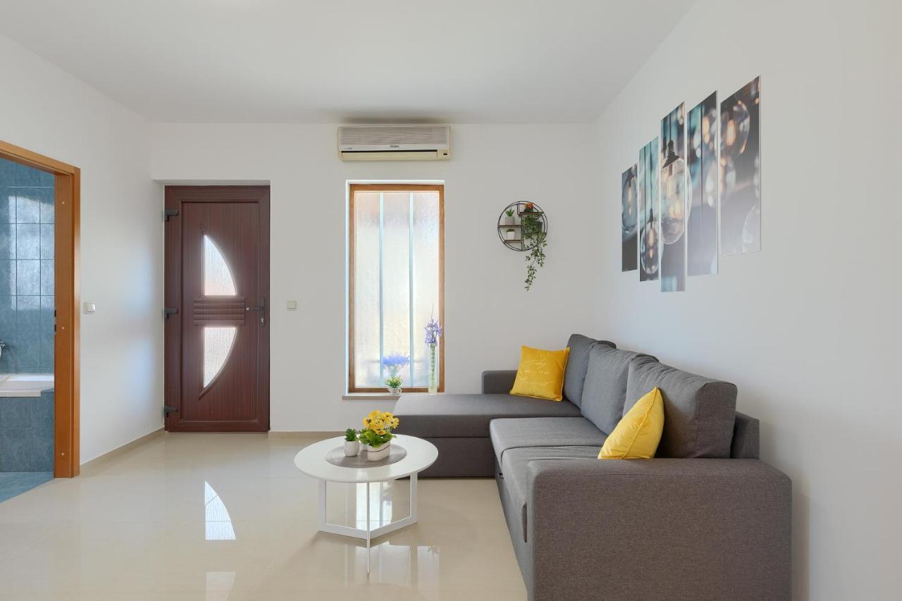 Apartment Christina Pula Exterior foto