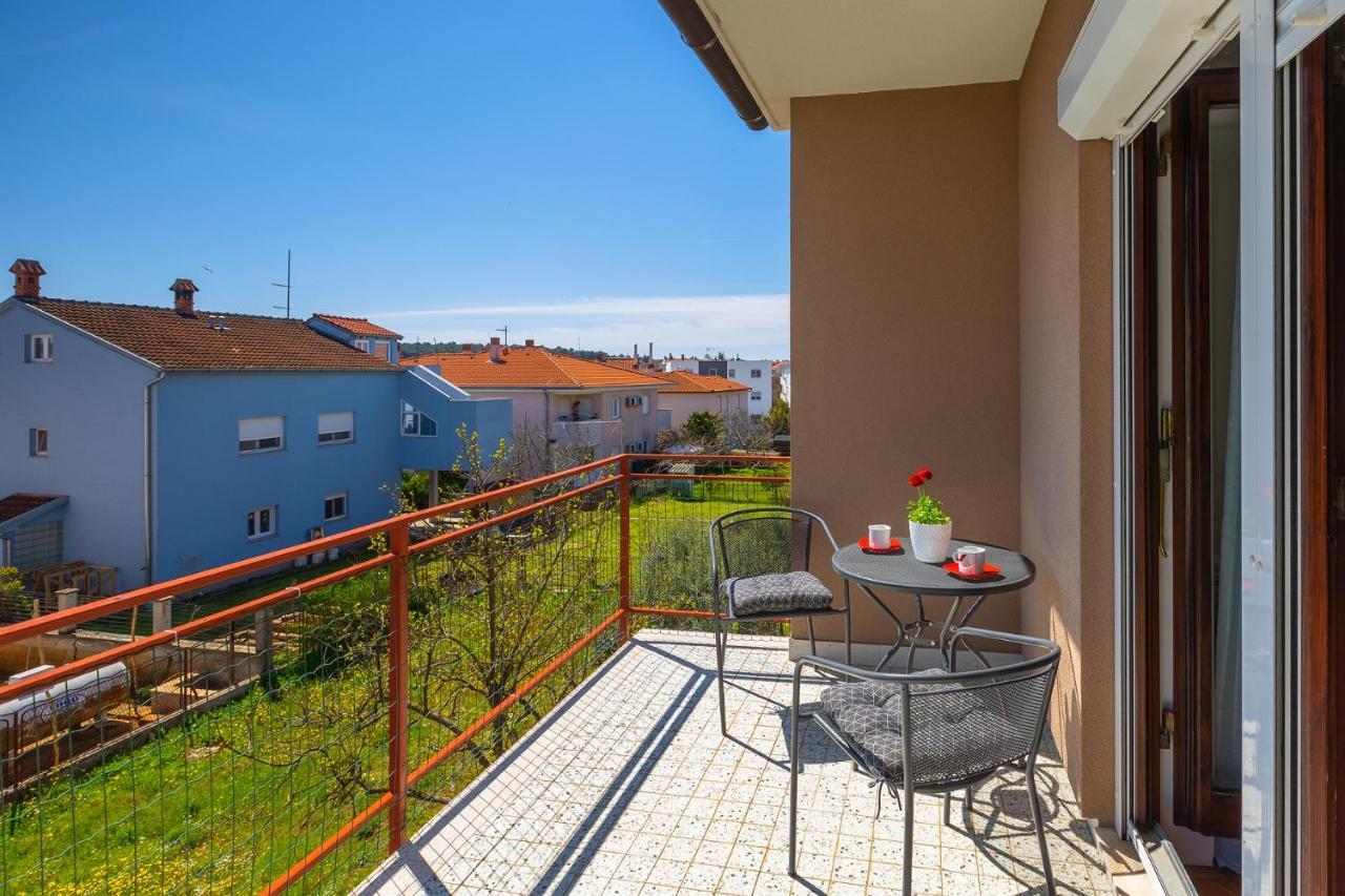 Apartment Christina Pula Exterior foto